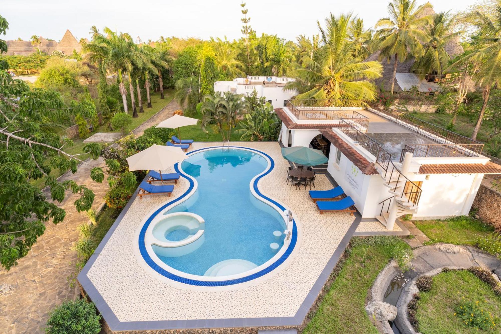 Queens Chateau Boutique Villa Diani Beach Exterior foto