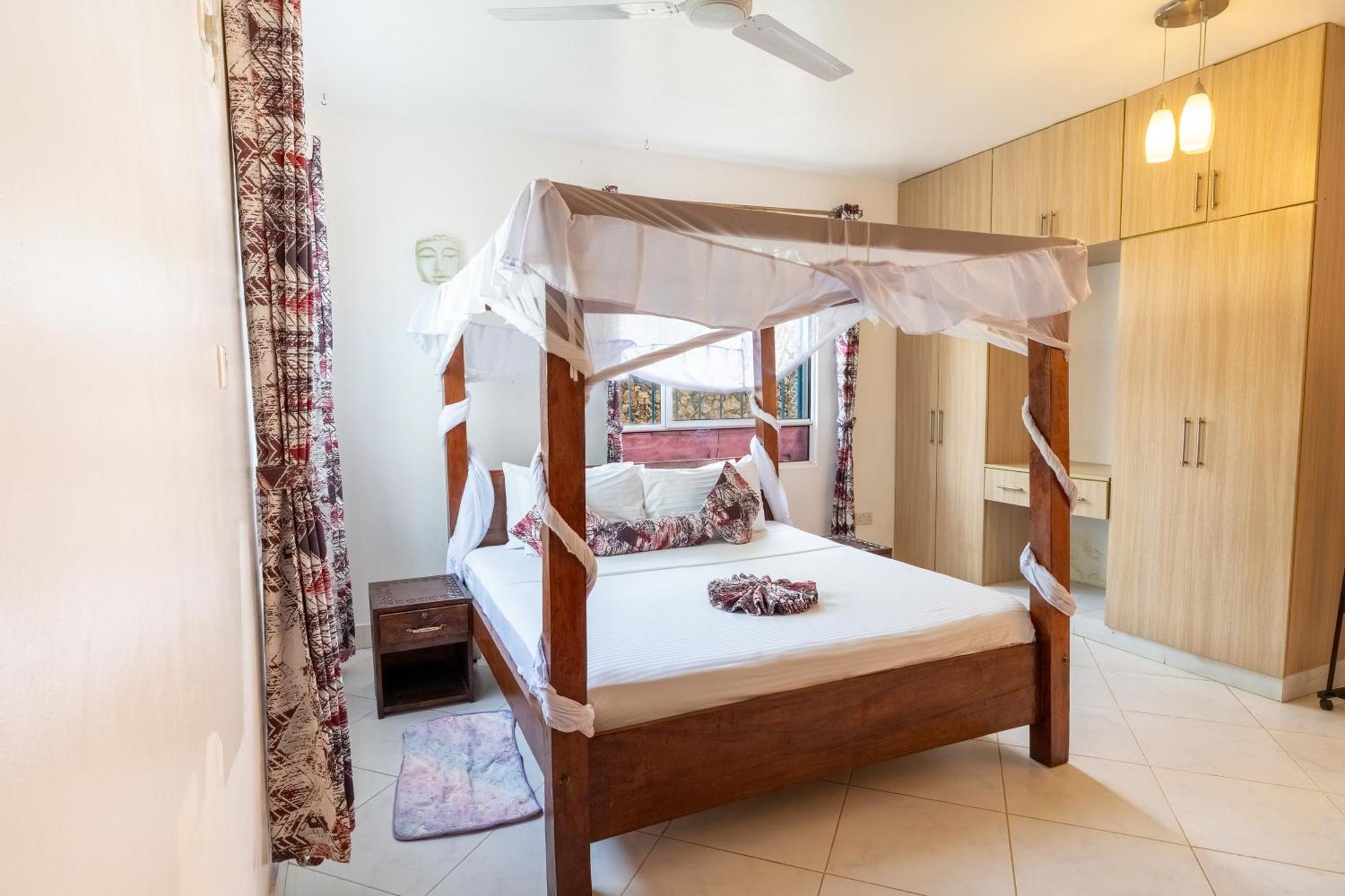 Queens Chateau Boutique Villa Diani Beach Exterior foto