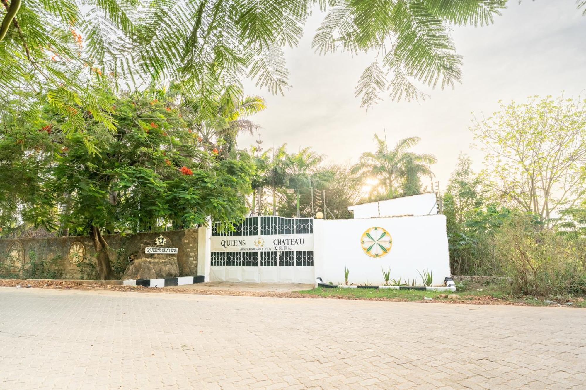 Queens Chateau Boutique Villa Diani Beach Exterior foto