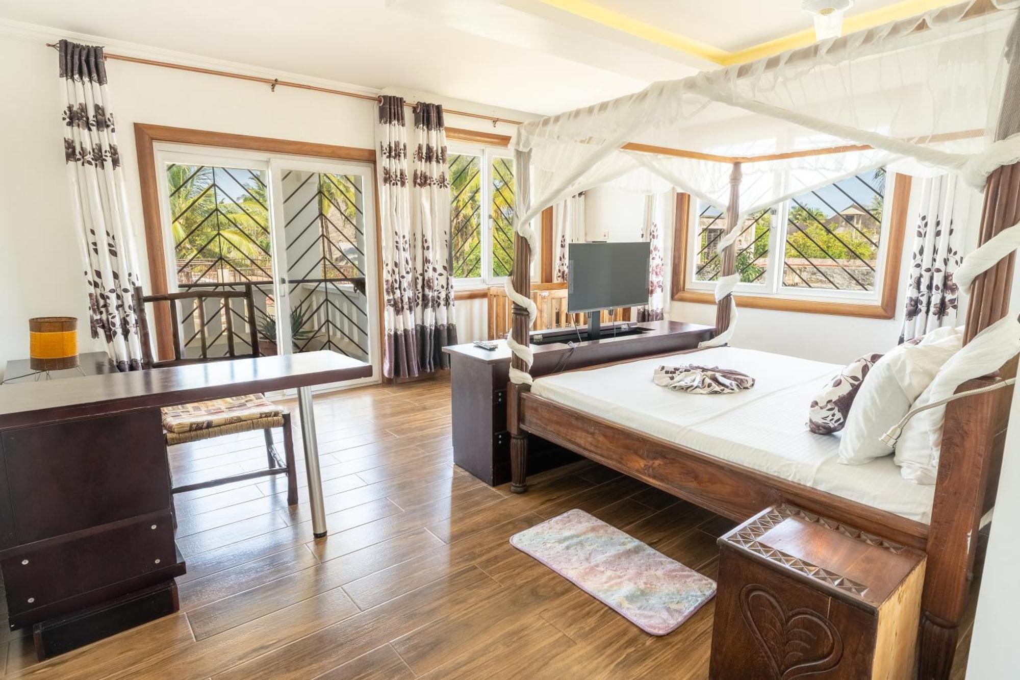 Queens Chateau Boutique Villa Diani Beach Exterior foto