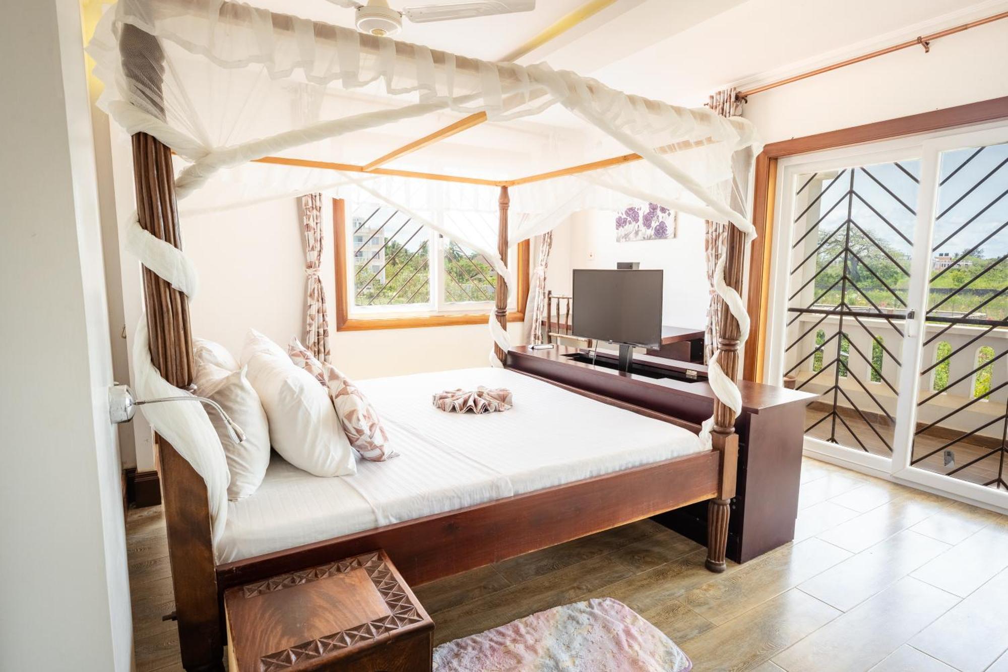Queens Chateau Boutique Villa Diani Beach Exterior foto